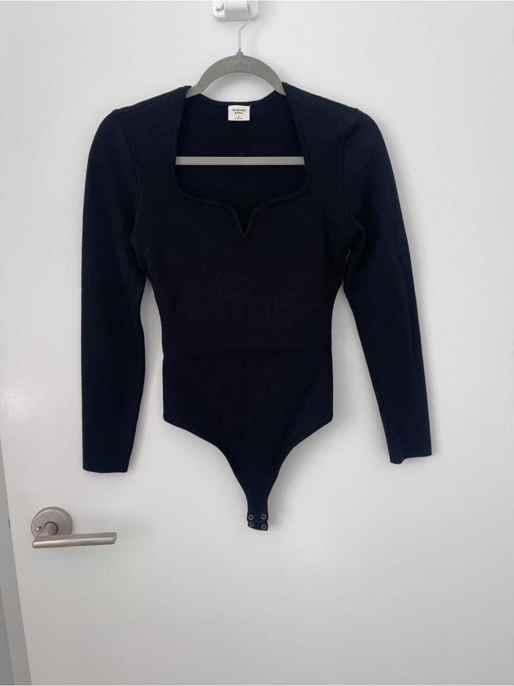 Abercrombie & Fitch Black V‑Neck Long Sleeve Bodysuit Sweater - Women